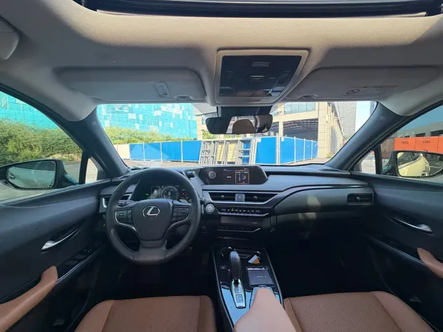 Lexus UX — Фото автомобиля 6