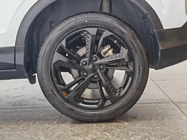 Geely Binyue — Фото автомобиля 9