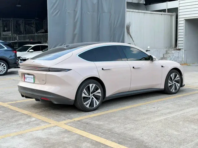 Nio ET5 — Фото автомобиля 15