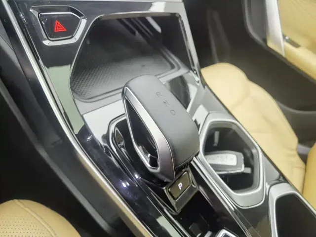 Geely Boyue L — Фото автомобиля 13