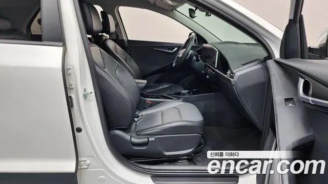Kia Niro New — Фото автомобиля 16