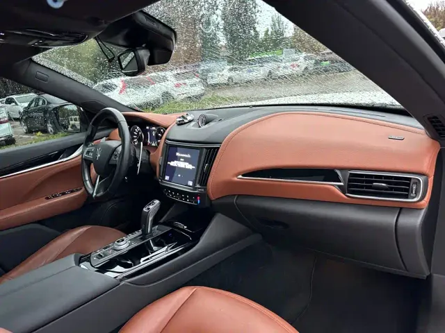 Maserati Levante — Фото автомобиля 14