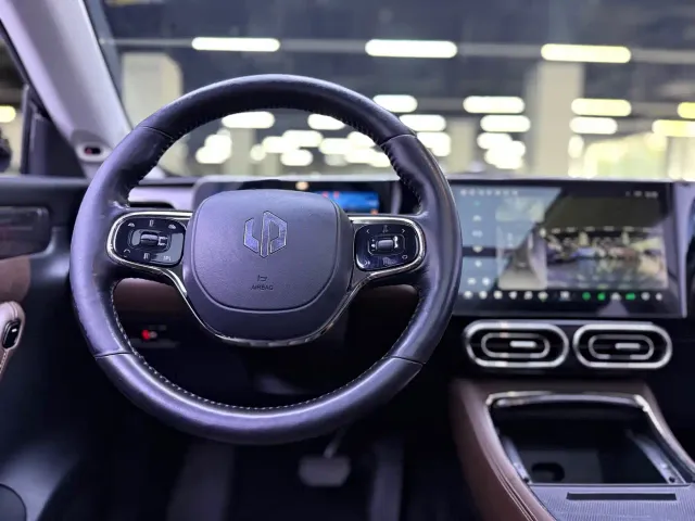 Leapmotor C11 — Фото автомобиля 18