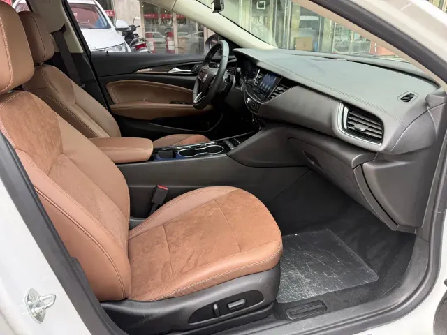 Buick Regal — Фото автомобиля 14