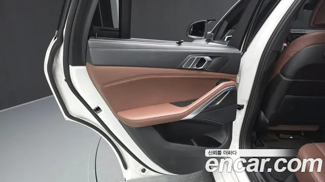 BMW X6 xDrive40i M Sport — Фото автомобиля 25