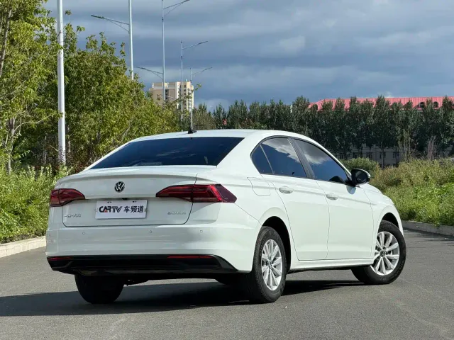 Volkswagen Bora — Фото автомобиля 4