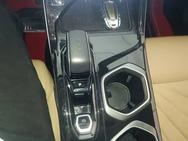 Geely Boyue L — Фото автомобиля 12