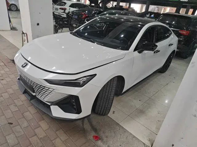 Фотография автомобиля — Changan UNI-V