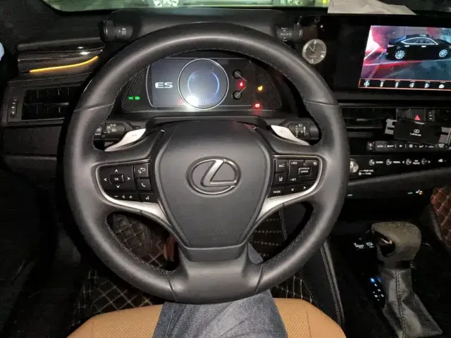 Lexus ES — Фото автомобиля 15