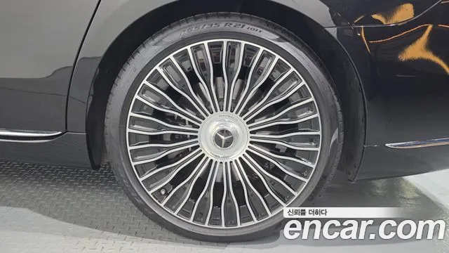 Mercedes-Benz S-Class — Фото автомобиля 19