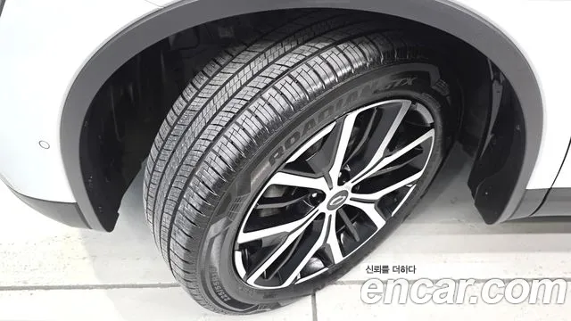 Renault-KoreaSamsung QM6 Новый QM6 2.0 LPe RE Signature 2WD — Фото автомобиля 5