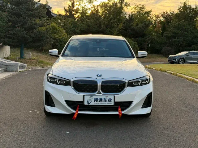 BMW i3 — Фото автомобиля 2
