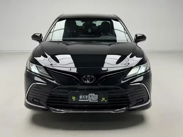 Toyota Camry — Фото автомобиля 2