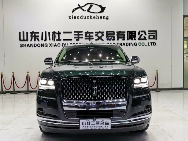 Lincoln Navigator — Фото автомобиля 3