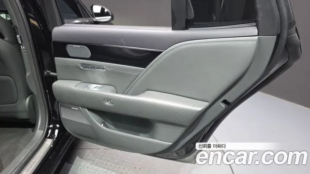Genesis G90 Бензин 3.5 турбо AWD — Фото автомобиля 19