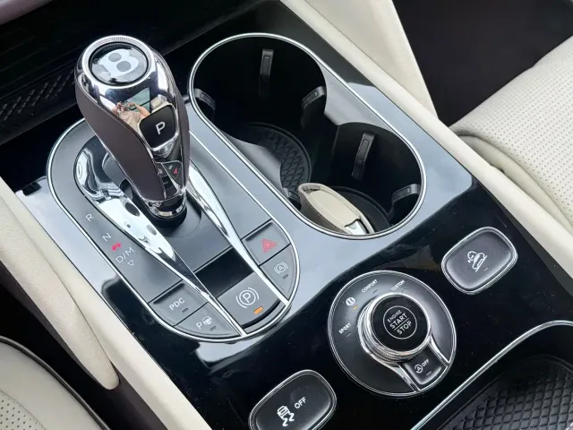 Bentley Bentayga — Фото автомобиля 16