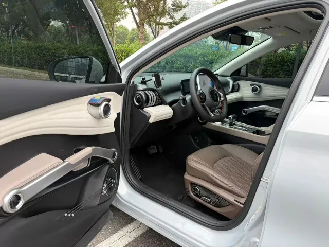 BYD Yuan PLUS — Фото автомобиля 9
