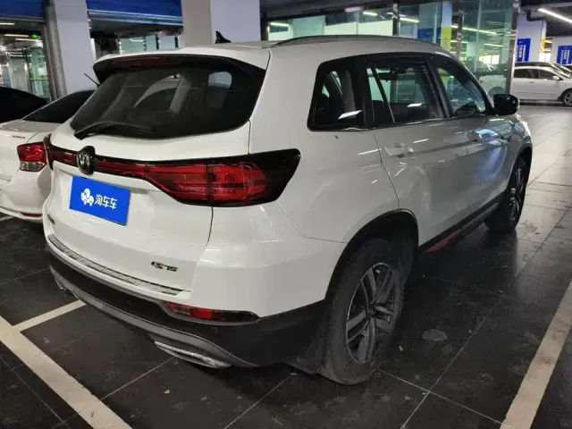 Changan CS75 — Фото автомобиля 3