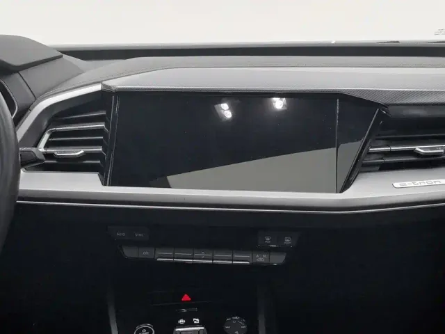 Audi Q4 e-tron — Фото автомобиля 12