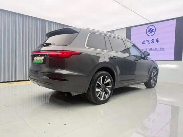 Li Auto ONE — Фото автомобиля 4