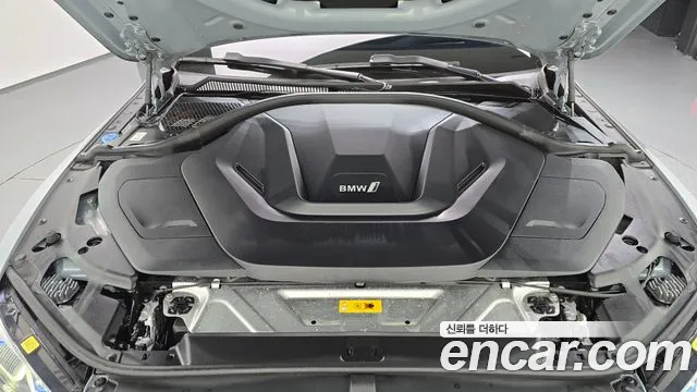 BMW i4 — Фото автомобиля 5