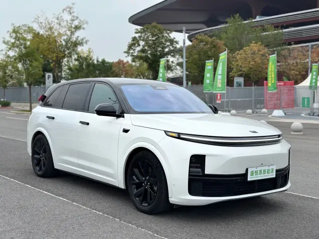 Li Auto L7 — Фото автомобиля 20