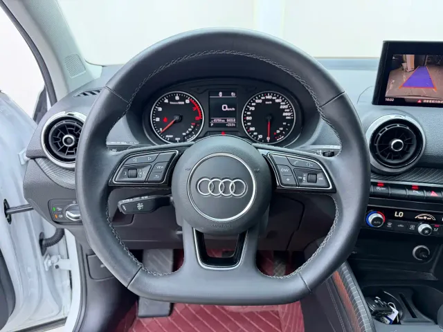 Audi Q2L — Фото автомобиля 11