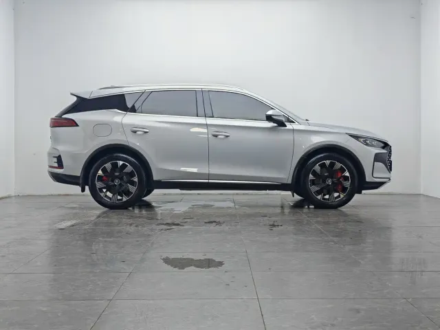 BYD Tang — Фото автомобиля 11