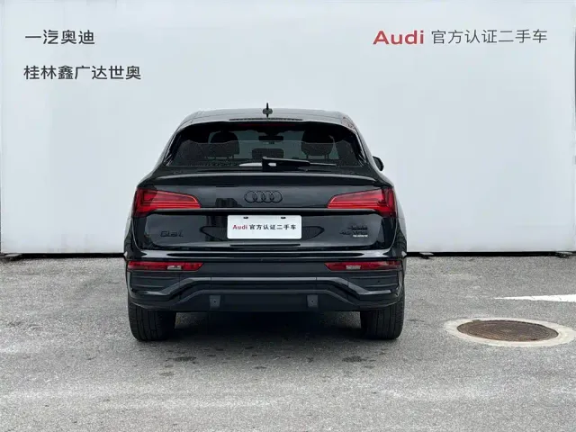 Audi Q5L Sportback — Фото автомобиля 5