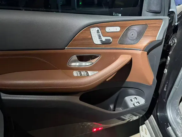 Mercedes-Benz GLE-Class — Фото автомобиля 3
