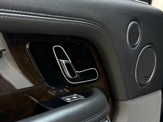 Land Rover Range Rover — Фото автомобиля 17