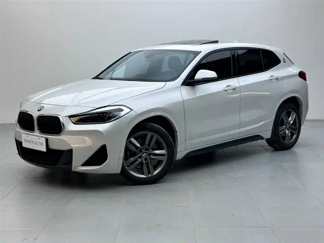 Фотография автомобиля — BMW X2