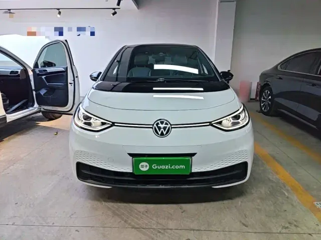 Volkswagen ID.3 — Фото автомобиля 2