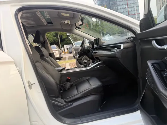 Geely Emgrand — Фото автомобиля 12
