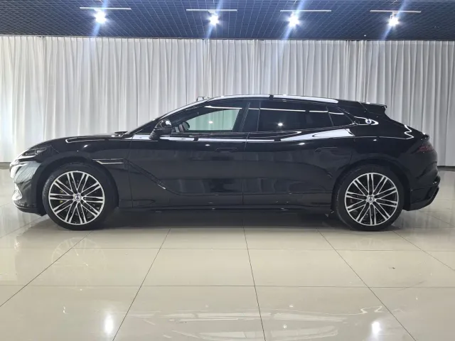 Denza Z9GT — Фото автомобиля 6