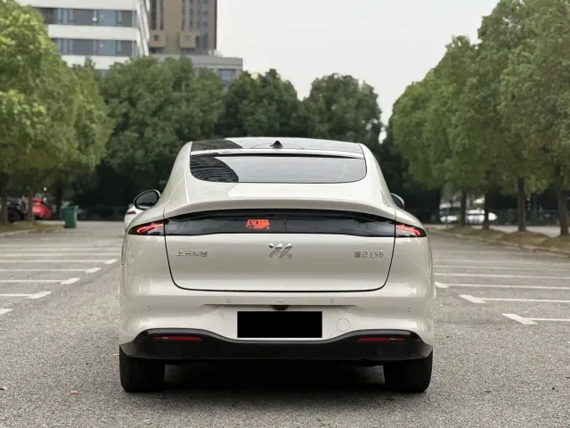 IM Motors LS6 — Фото автомобиля 5