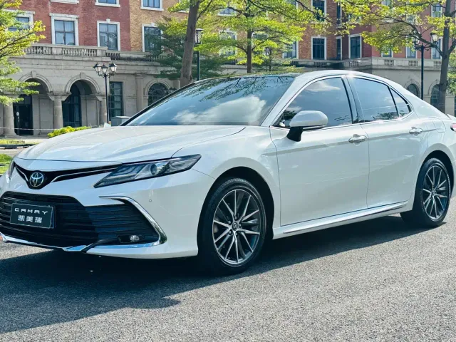 Фотография автомобиля — Toyota Camry