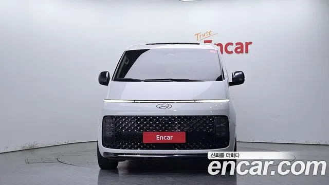 Hyundai Staria Staria Lounge 9 мест — Фото автомобиля 3