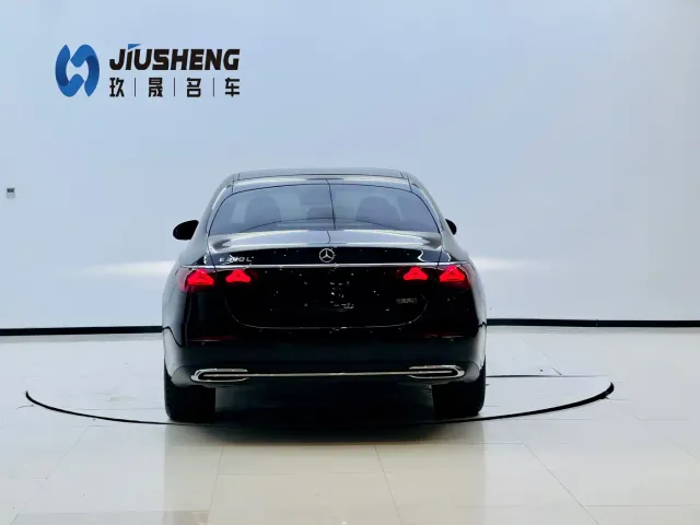 Mercedes-Benz E-Class — Фото автомобиля 5