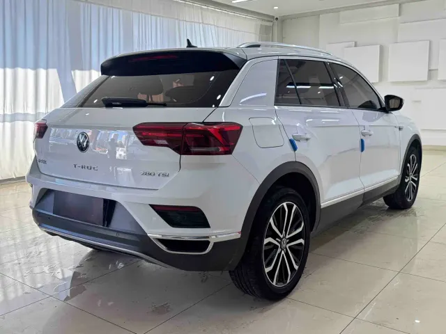 Volkswagen T-Roc — Фото автомобиля 6