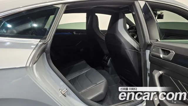 Volkswagen Arteon Arteon 2.0 TDI R-LINE 4Motion — Фото автомобиля 11
