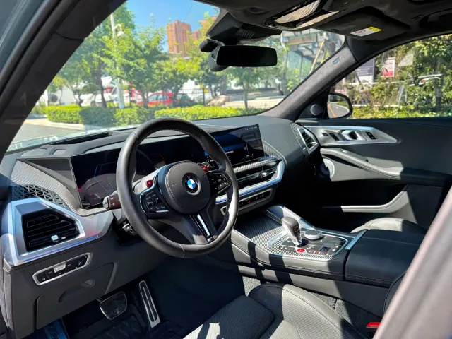 BMW XM — Фото автомобиля 4