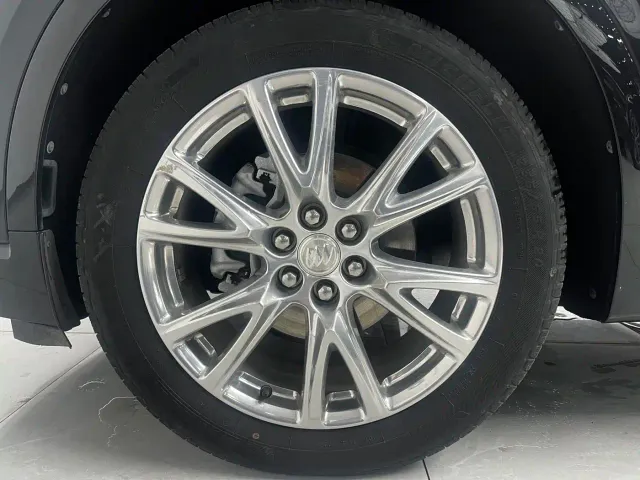 Buick Enclave — Фото автомобиля 18
