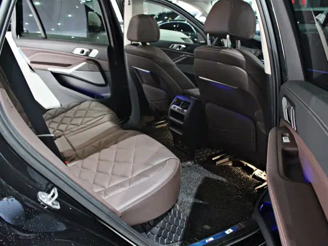 BMW X5 — Фото автомобиля 12