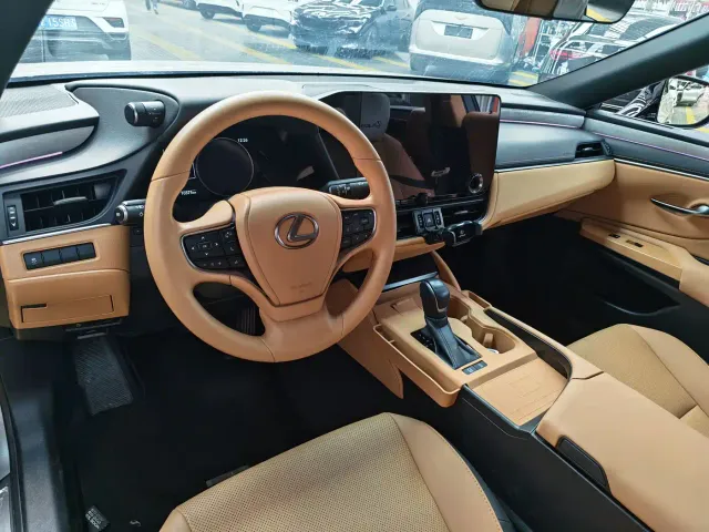 Lexus ES — Фото автомобиля 9