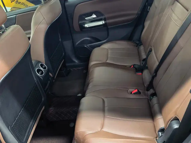 Mercedes-Benz GLB-Class — Фото автомобиля 10