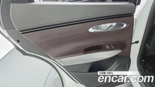 Genesis GV70 — Фото автомобиля 14