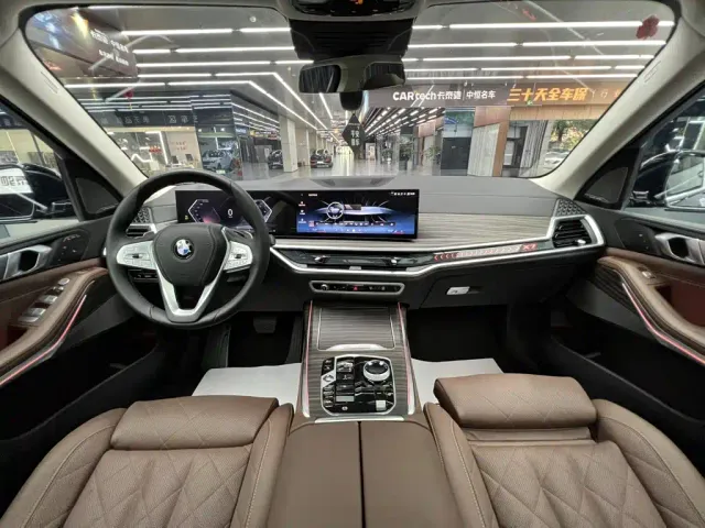 BMW X7 — Фото автомобиля 11