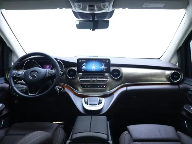 Mercedes-Benz V-Class — Фото автомобиля 13