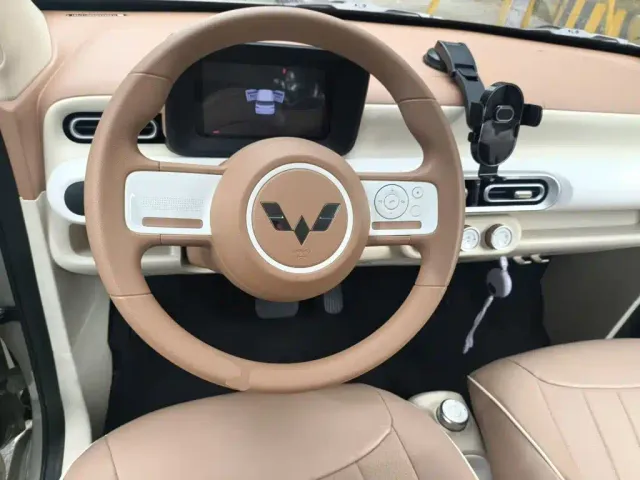 Wuling Hongguang Mini EV — Фото автомобиля 6